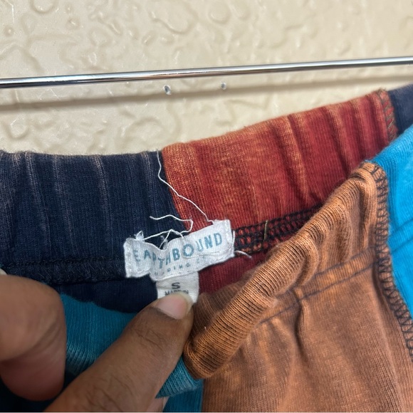 Earthbound patchwork flare pants size small - need seam sewn in one spot - Picture 4 of 8